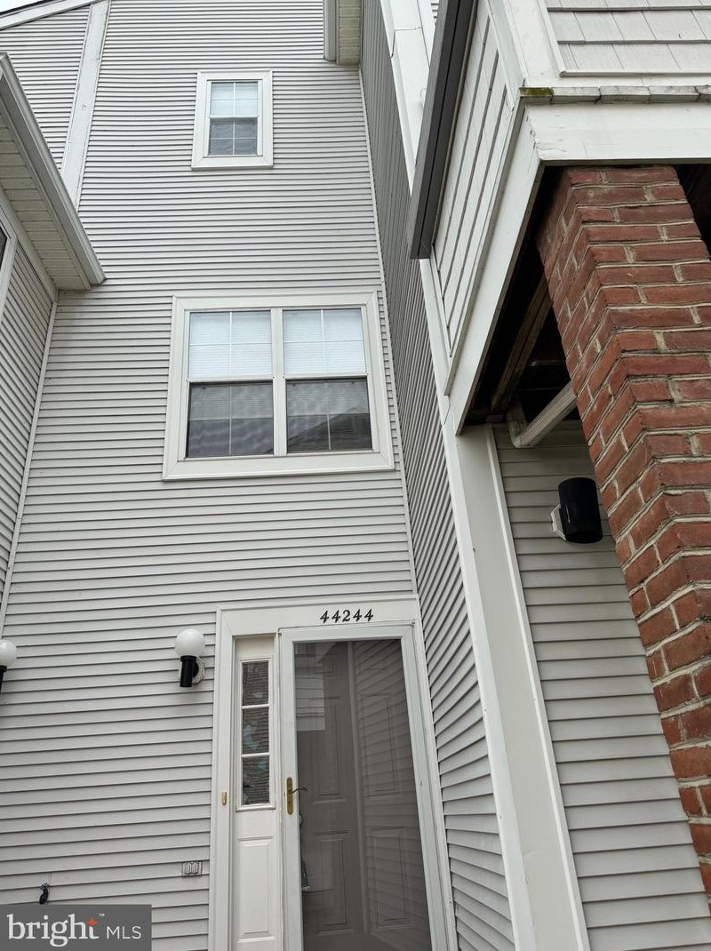 44244 Mossy Brook Square, Ashburn, VA 20147