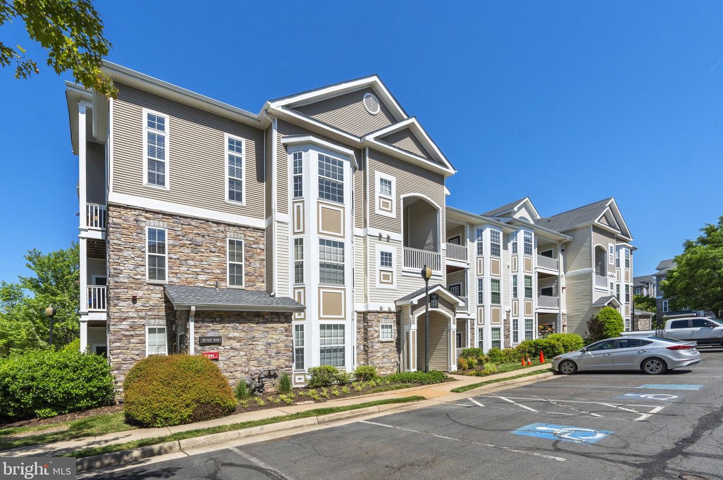 507 Sunset View Terrace Se #203, Leesburg, VA 20175
