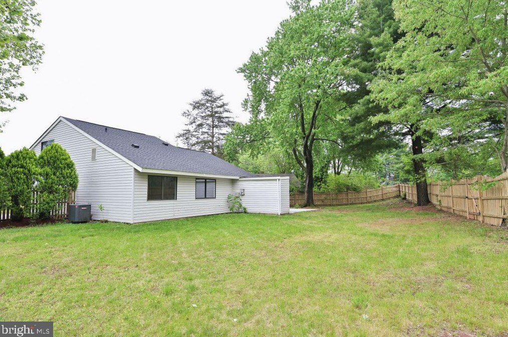 8 Rheims Ct, Dulles VA  20164-1114 exterior