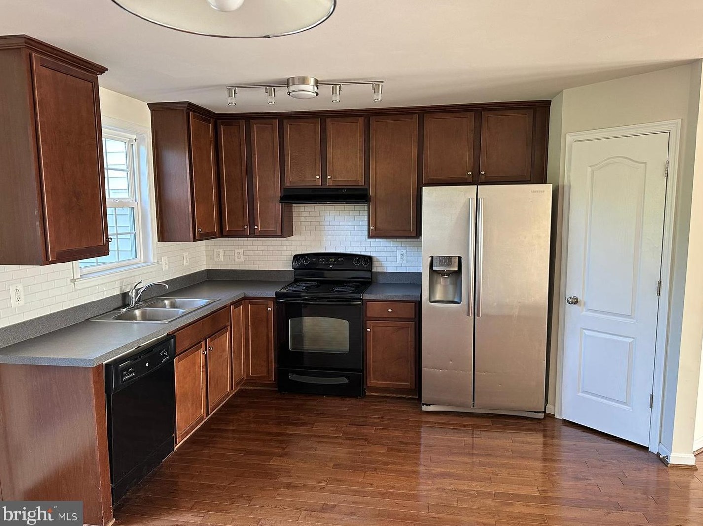 25131 Sweet Myrtle Square, Stone Ridge, VA 20105
