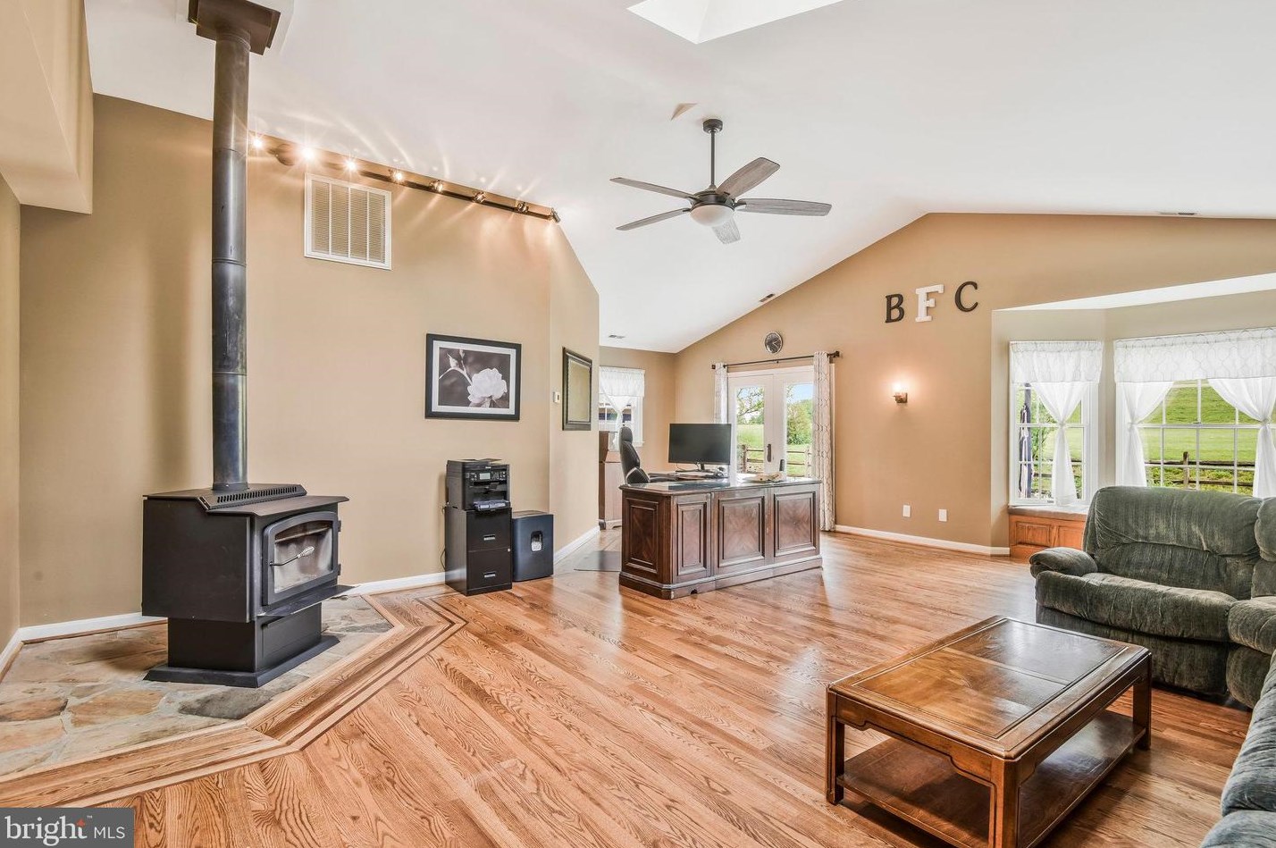 507 Vly Vw Ave, Leesburg VA 20175-2626 exterior