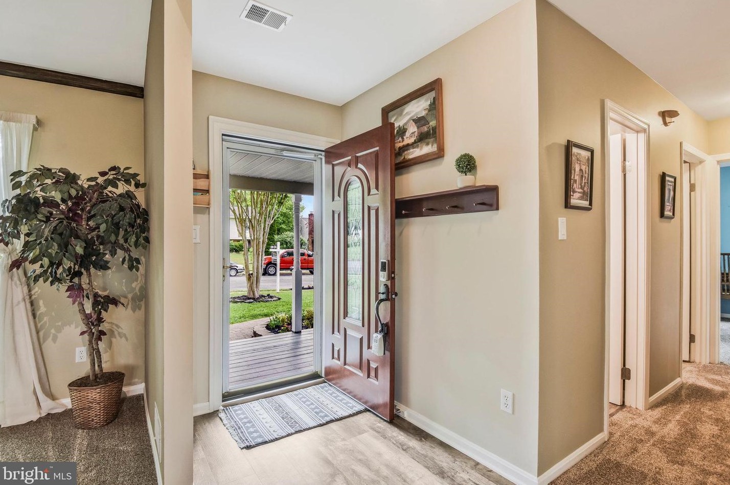 507 Vly Vw Ave, Leesburg VA 20175-2626 exterior