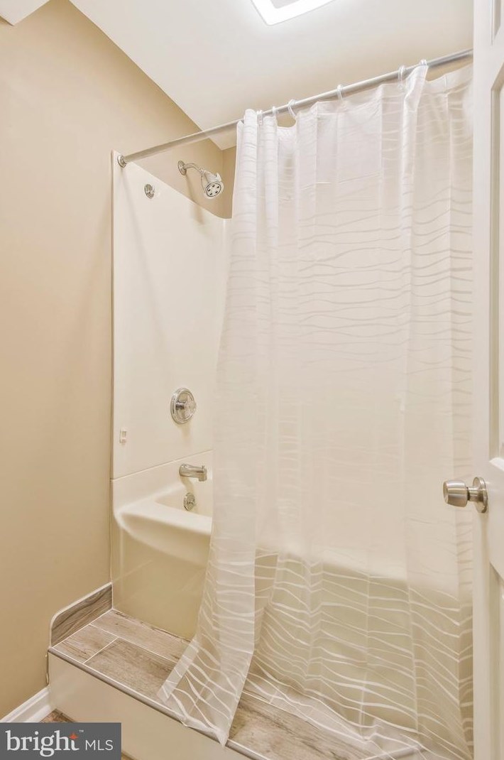 507 Vly Vw Ave, Leesburg VA 20175-2626 exterior