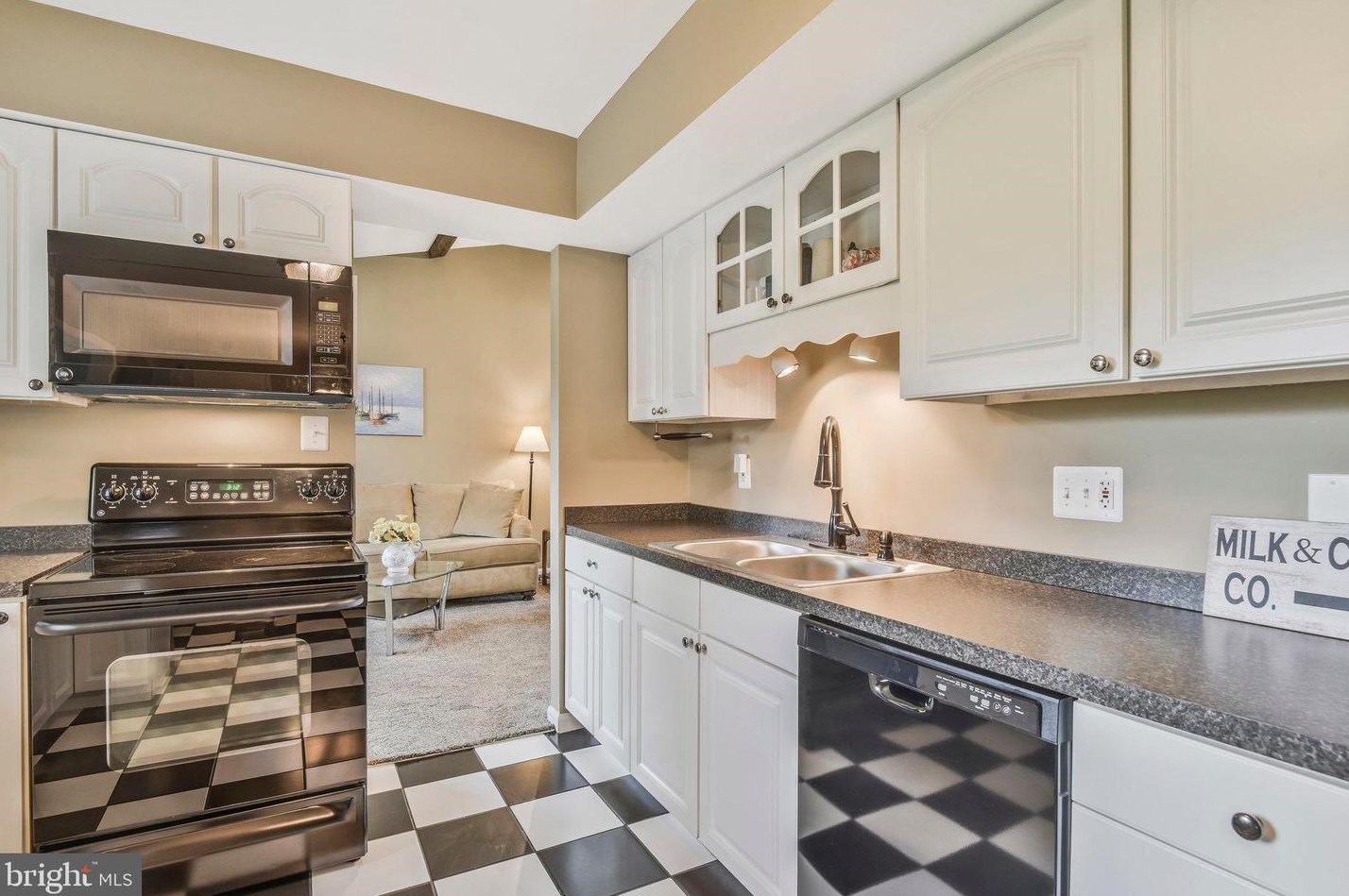 507 Vly Vw Ave, Leesburg VA 20175-2626 exterior