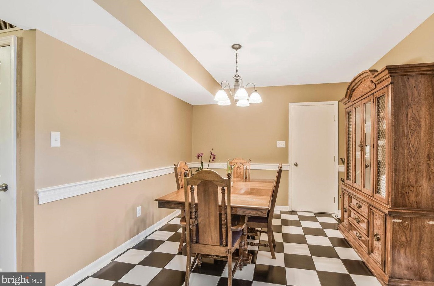 507 Vly Vw Ave, Leesburg VA 20175-2626 exterior