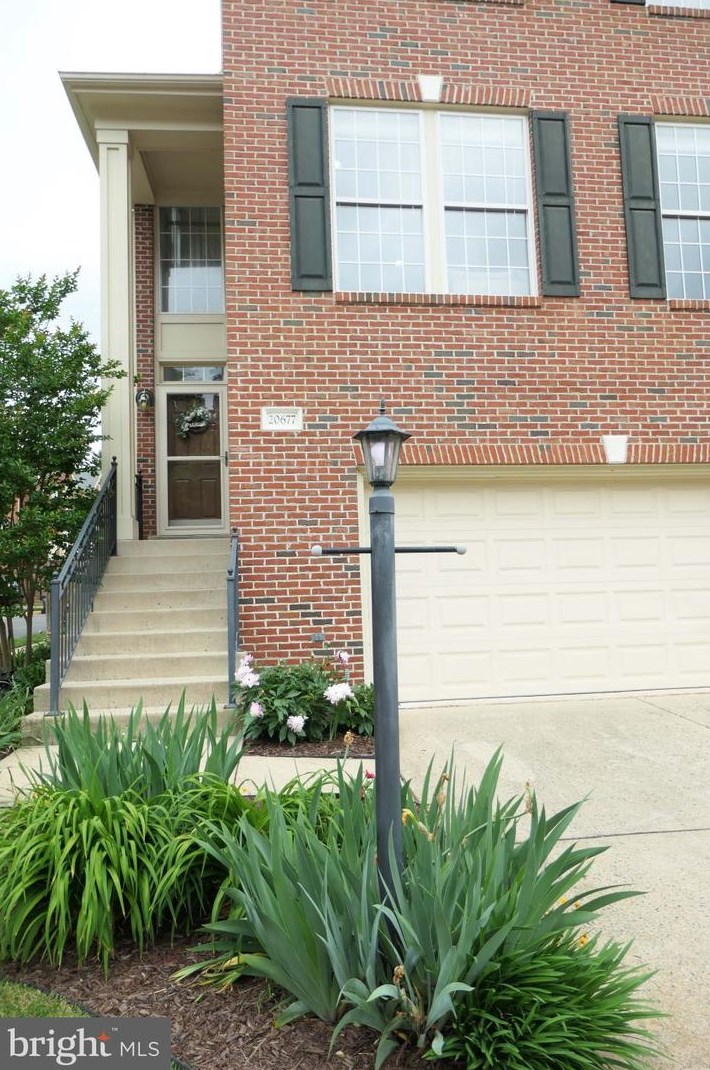 20677 Muddy Harbour Sq, Dulles, VA 20165-4796