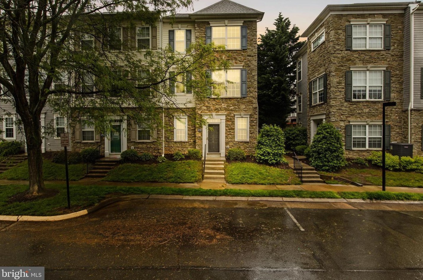 21790 Findon Ct, Ashburn, VA 20147