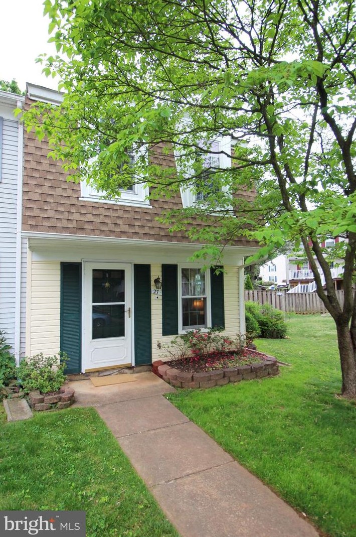 27 Bickel Ct, Dulles, VA 20165