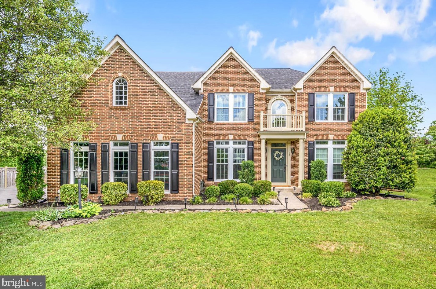 43 Potterfield Dr, Lovettsville, VA 20180