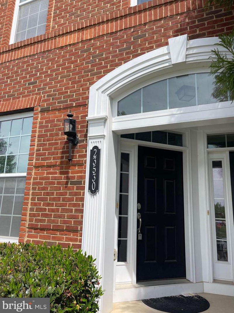 23530 Hopewell Manor Ter, Ashburn, VA 20148-7072