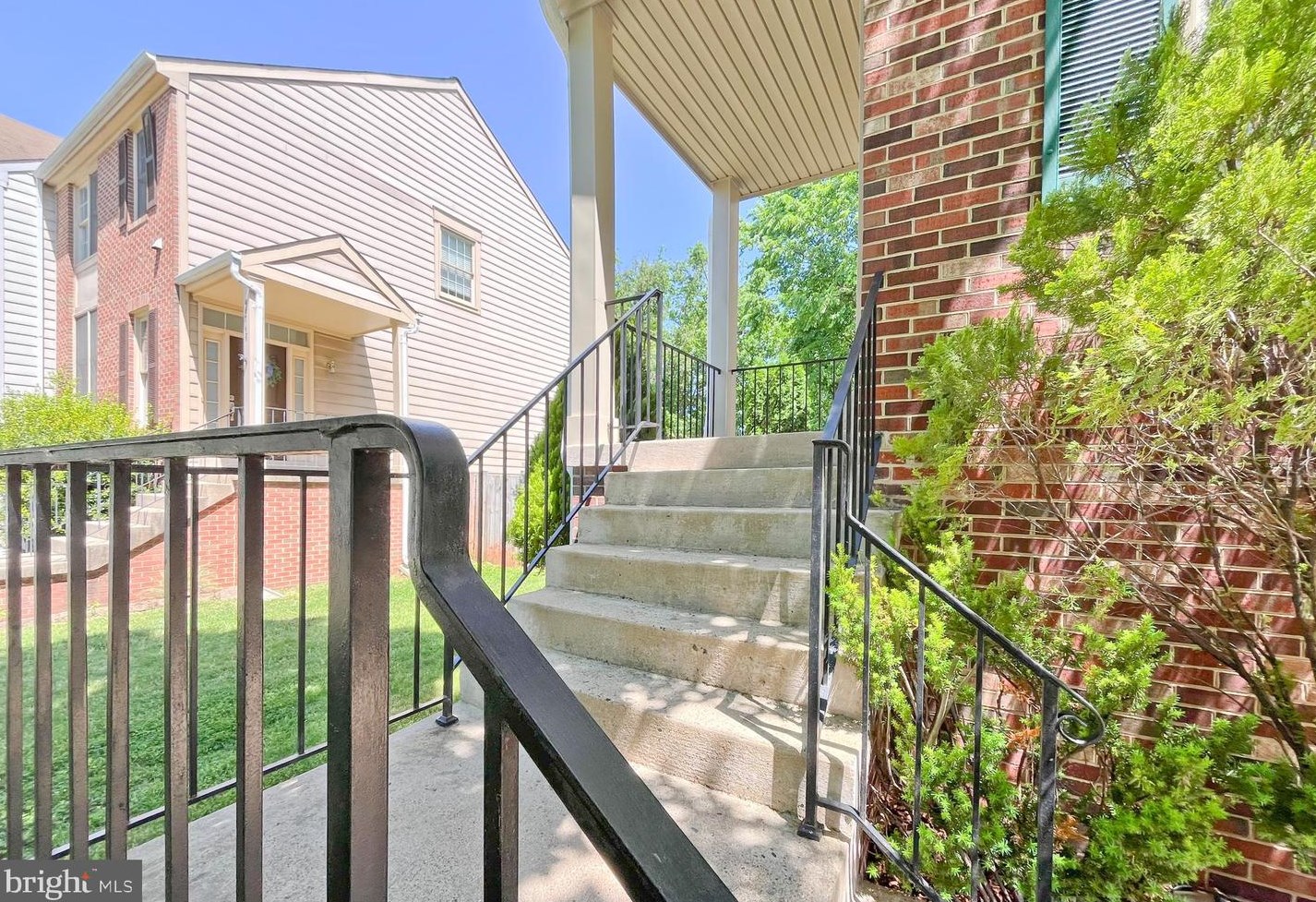 46752 Woodmint Ter, Dulles VA  20164-7022 exterior