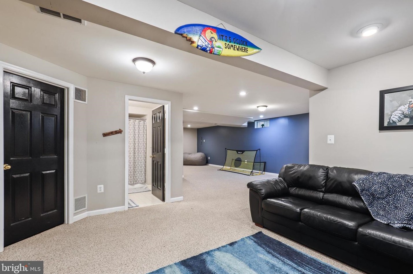 20346 Flushing Mdw Ct, Ashburn VA 20147-3854 exterior