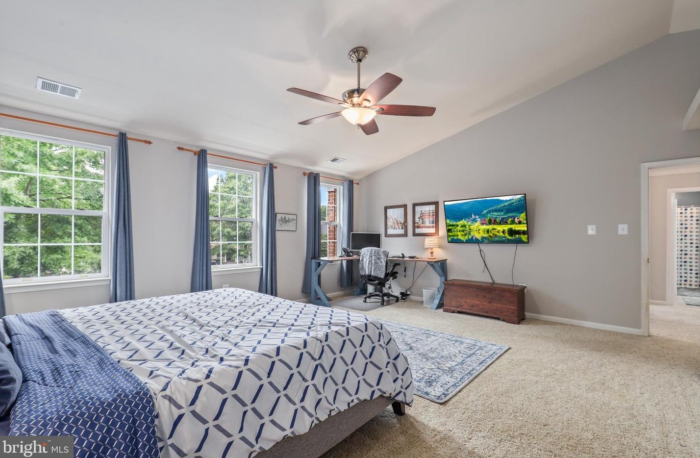 20346 Flushing Mdw Ct, Ashburn VA 20147-3854 exterior