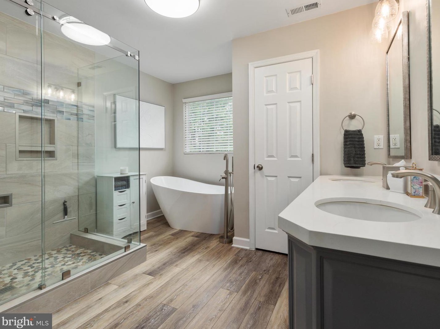 842 Macalister Dr, Leesburg VA 20175-8905 exterior