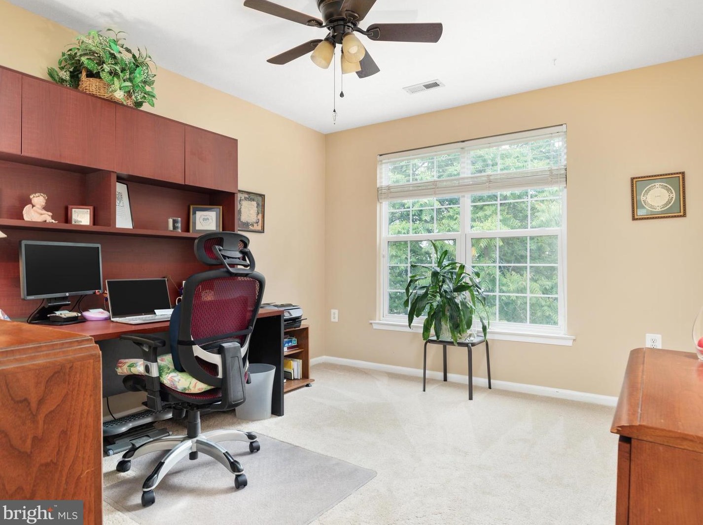 842 Macalister Dr, Leesburg VA 20175-8905 exterior