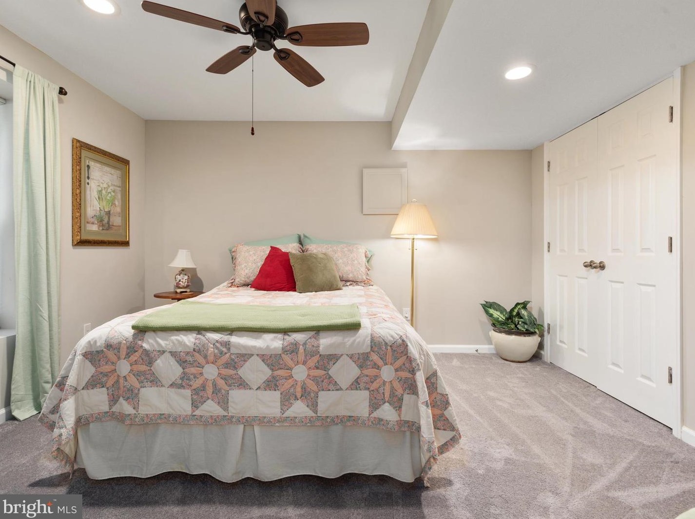 842 Macalister Dr, Leesburg VA 20175-8905 exterior