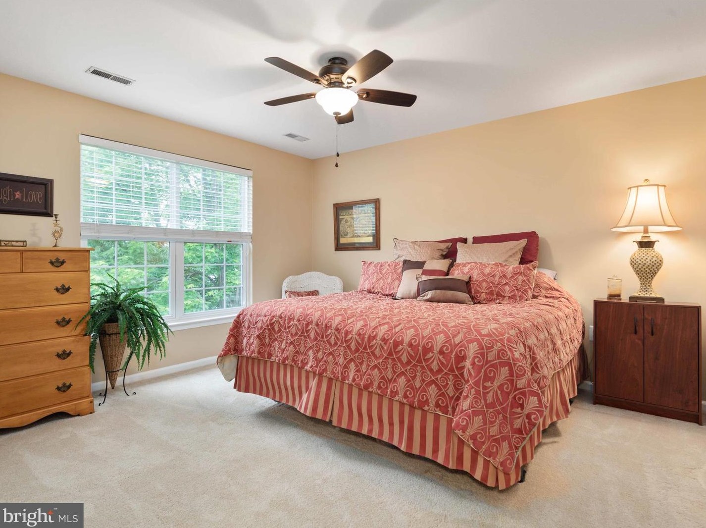 842 Macalister Dr, Leesburg VA 20175-8905 exterior