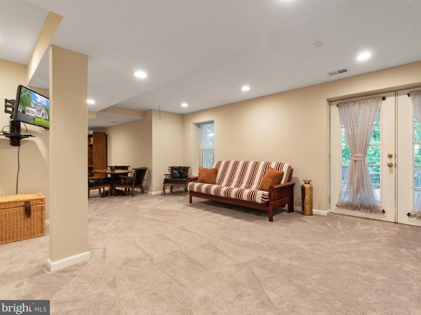 842 Macalister Dr, Leesburg VA 20175-8905 exterior