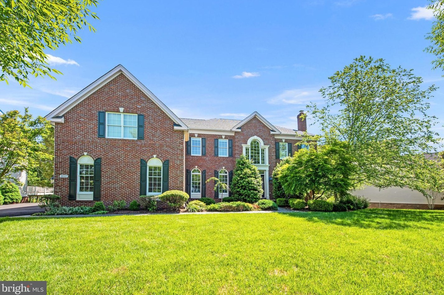 20327 Kiawah Island Dr, Ashburn, VA 20147
