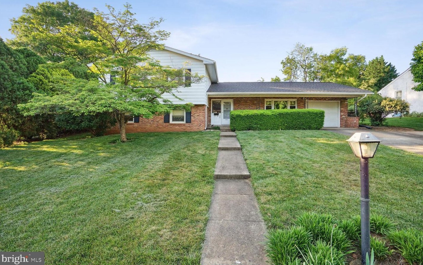 306 North St Ne, Leesburg, VA 20176