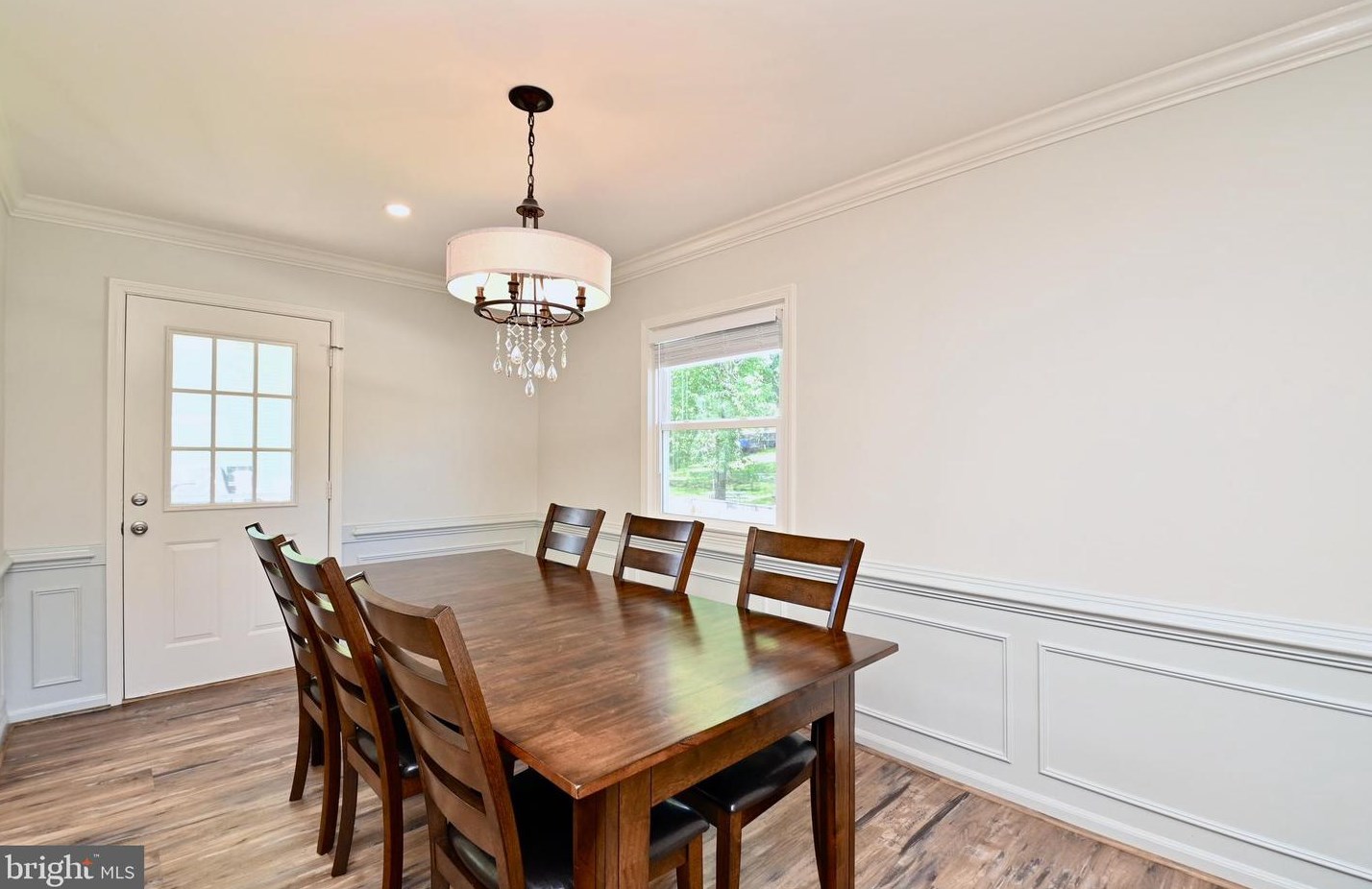 1212 Lee Rd, Dulles VA  20164-2753 exterior