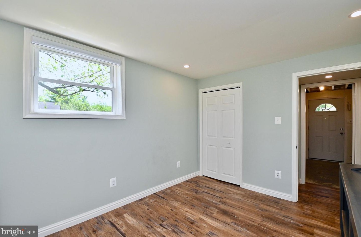 1212 Lee Rd, Dulles VA  20164-2753 exterior