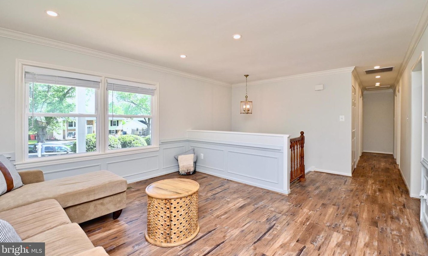 1212 Lee Rd, Dulles VA  20164-2753 exterior