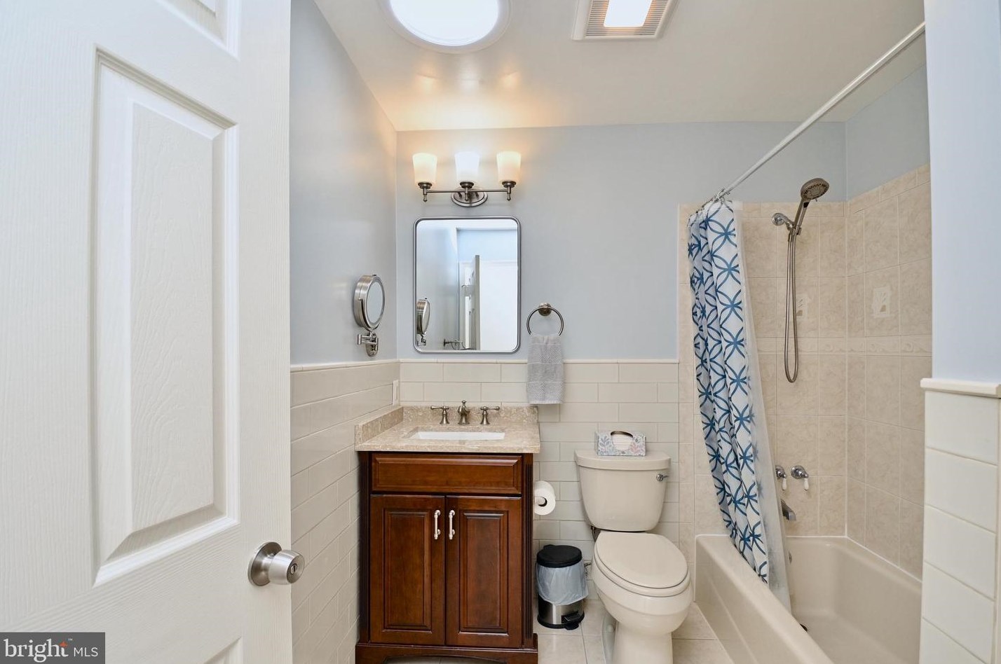 1212 Lee Rd, Dulles VA  20164-2753 exterior