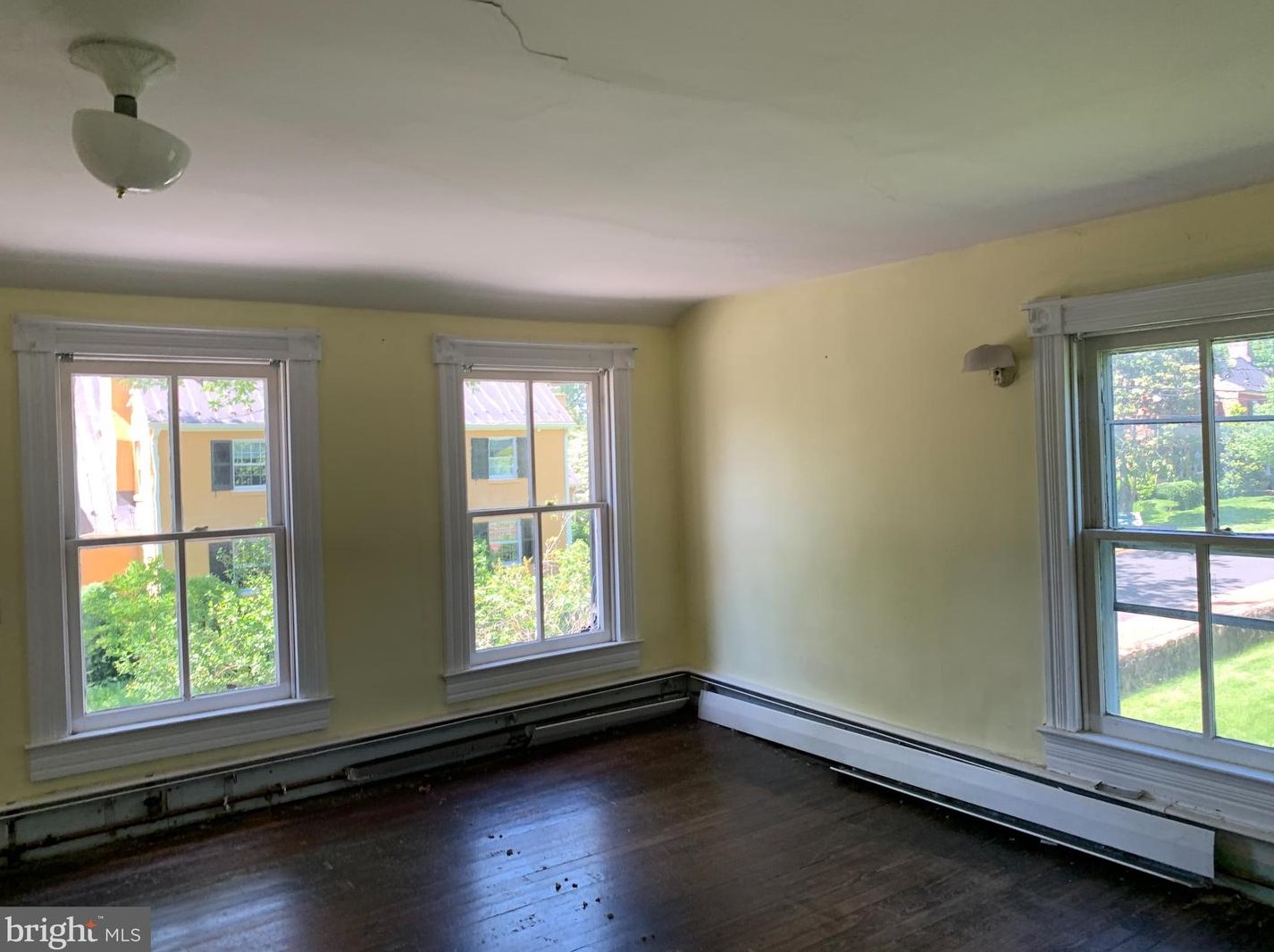 210 Cornwall St, Leesburg VA 20176-2701 exterior