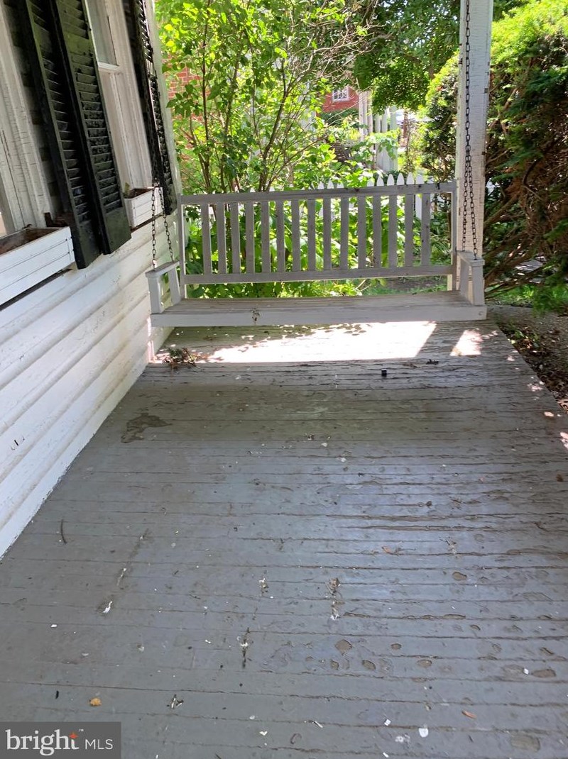 210 Cornwall St, Leesburg VA 20176-2701 exterior