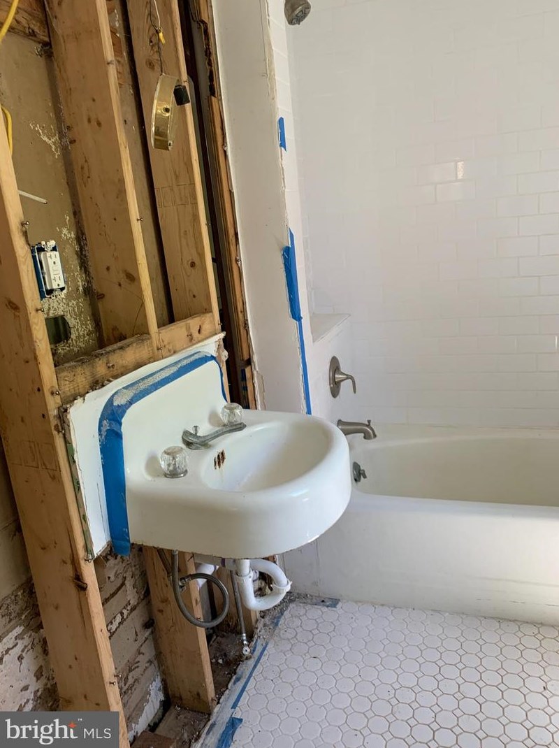 210 Cornwall St, Leesburg VA 20176-2701 exterior