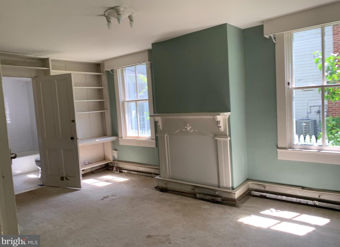 210 Cornwall St, Leesburg VA 20176-2701 exterior