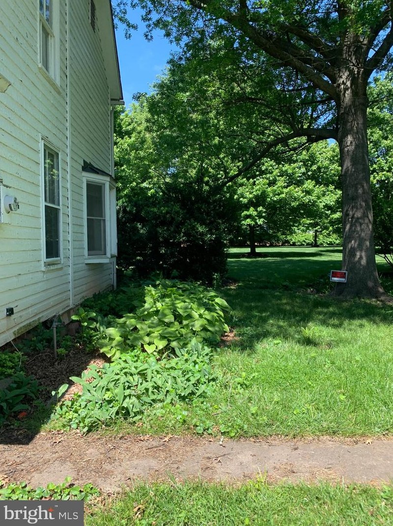 210 Cornwall St, Leesburg VA 20176-2701 exterior