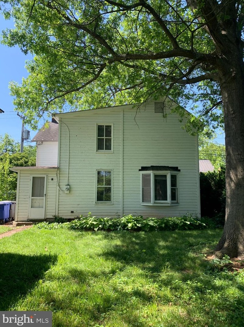 210 Cornwall St, Leesburg VA 20176-2701 exterior