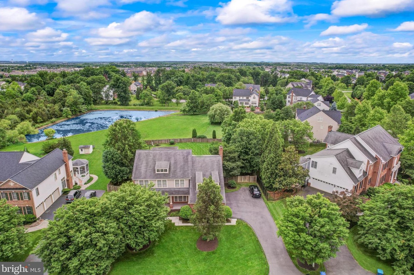 43067 Valle Ducale Dr, Ashburn, VA 20148-7182