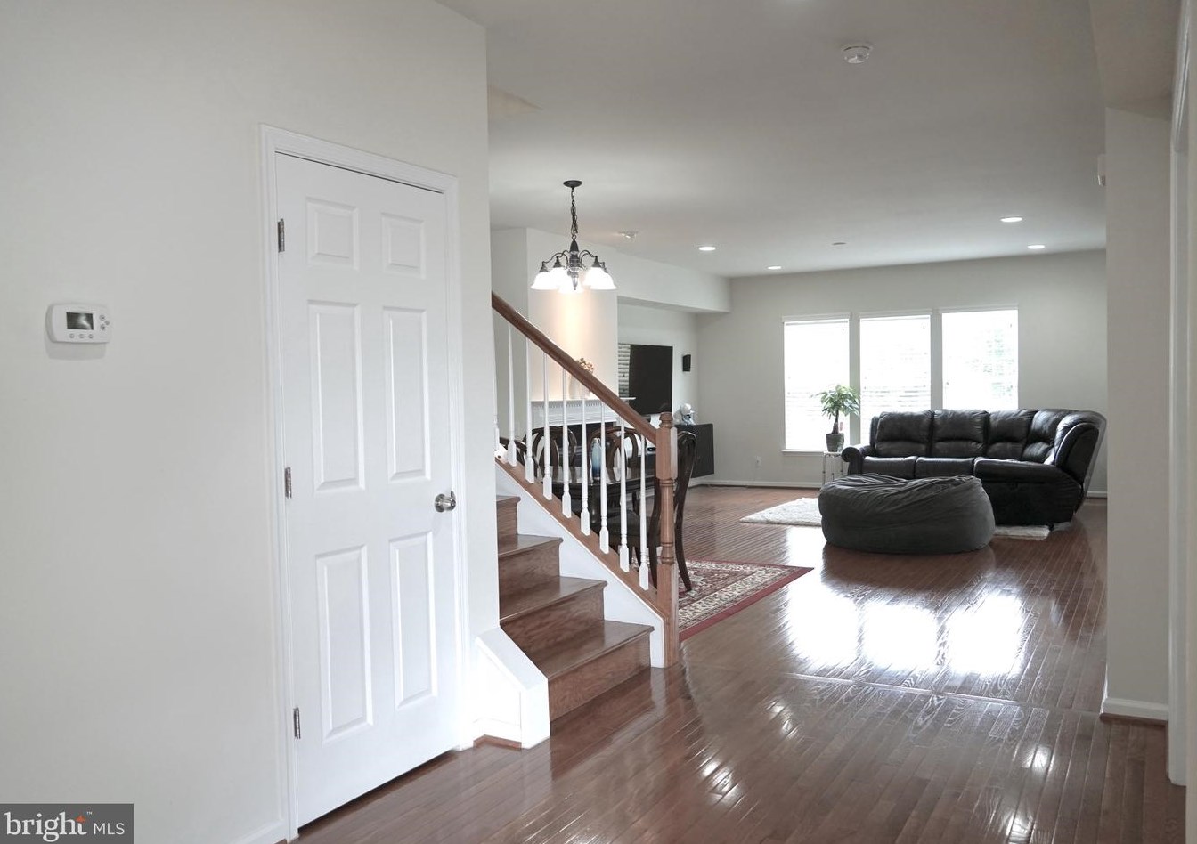 42404 Grahams Stable Sq, Ashburn, VA 20148