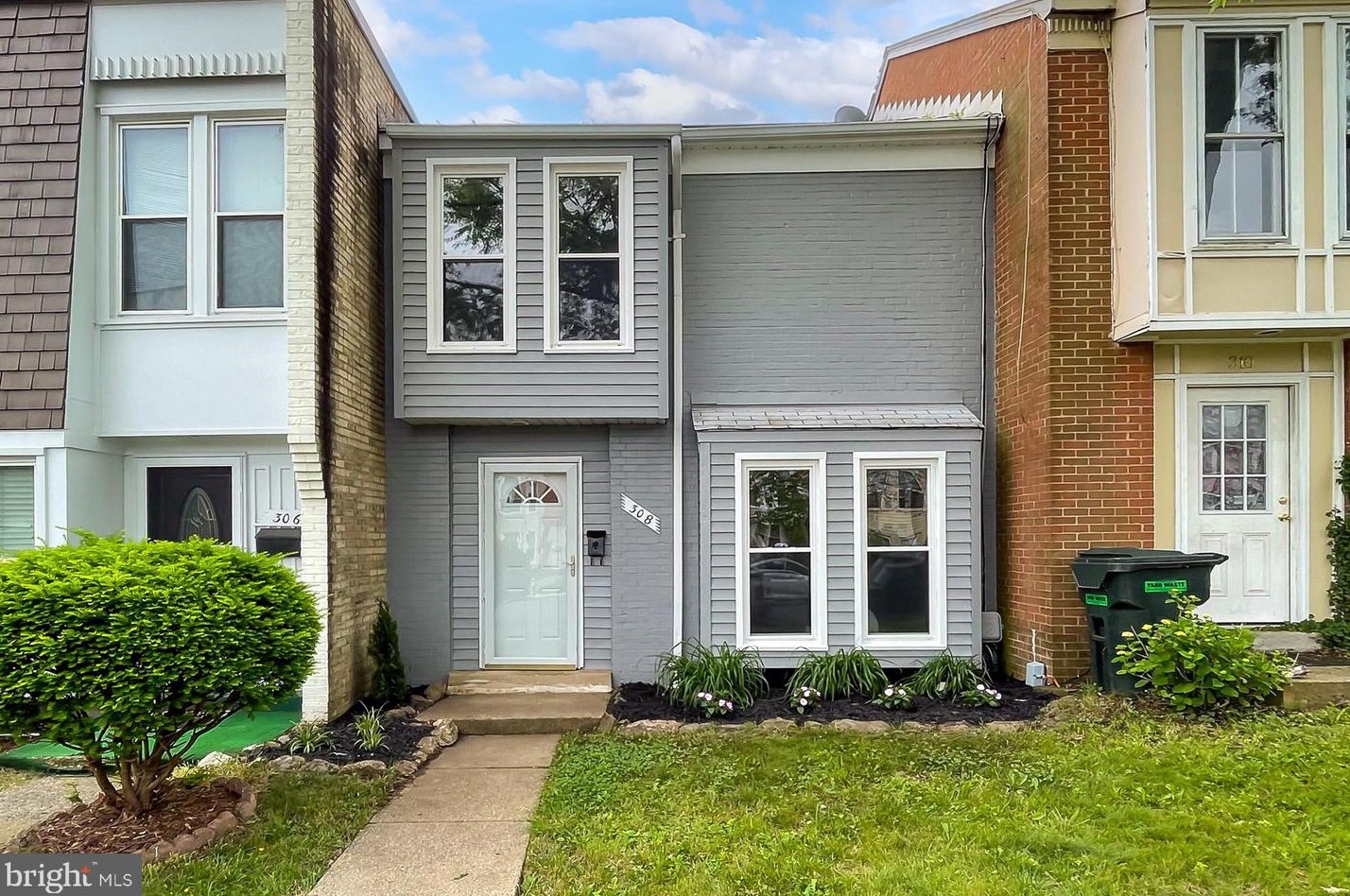 308 Roanoke Dr Se, Leesburg, VA 20175