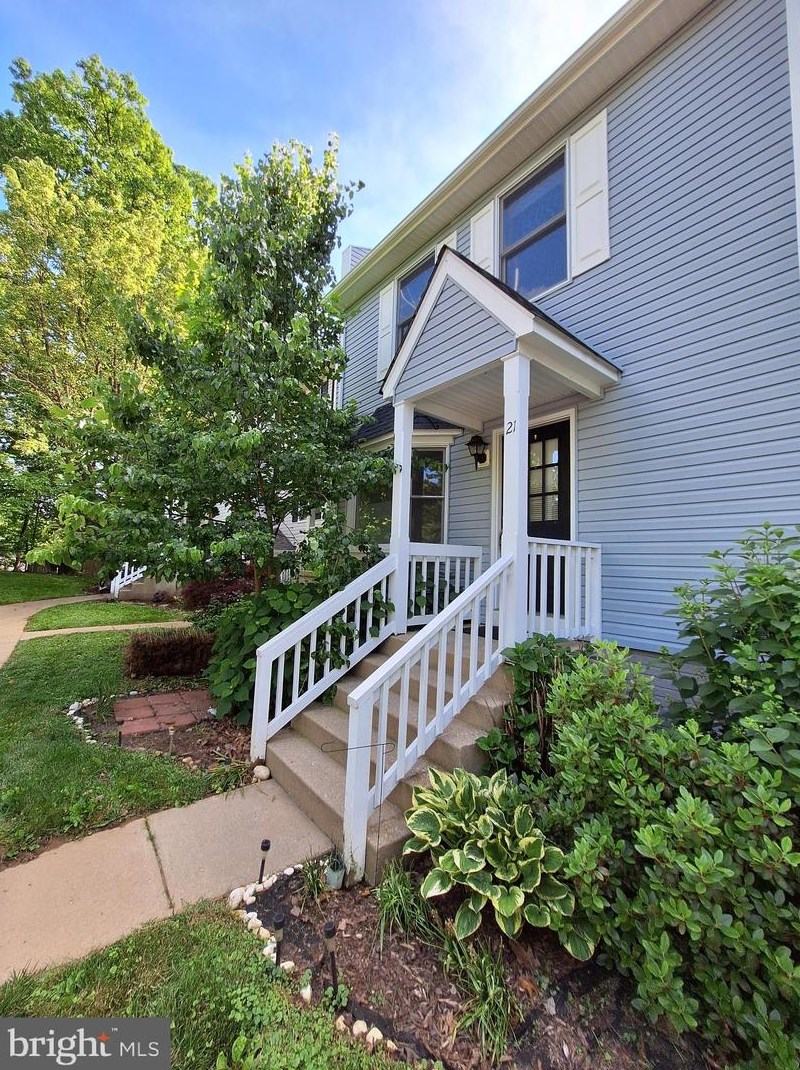 21 Stonewall Ct, Middleburg, VA 20117-2675