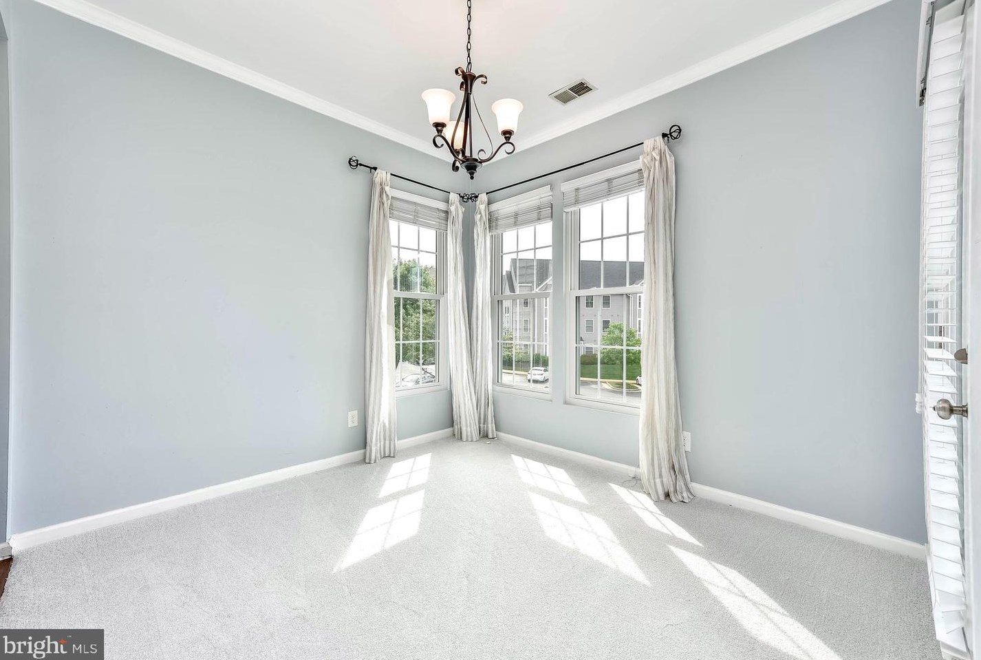 46598 Drysdale Ter, Dulles VA  20165-4341 exterior