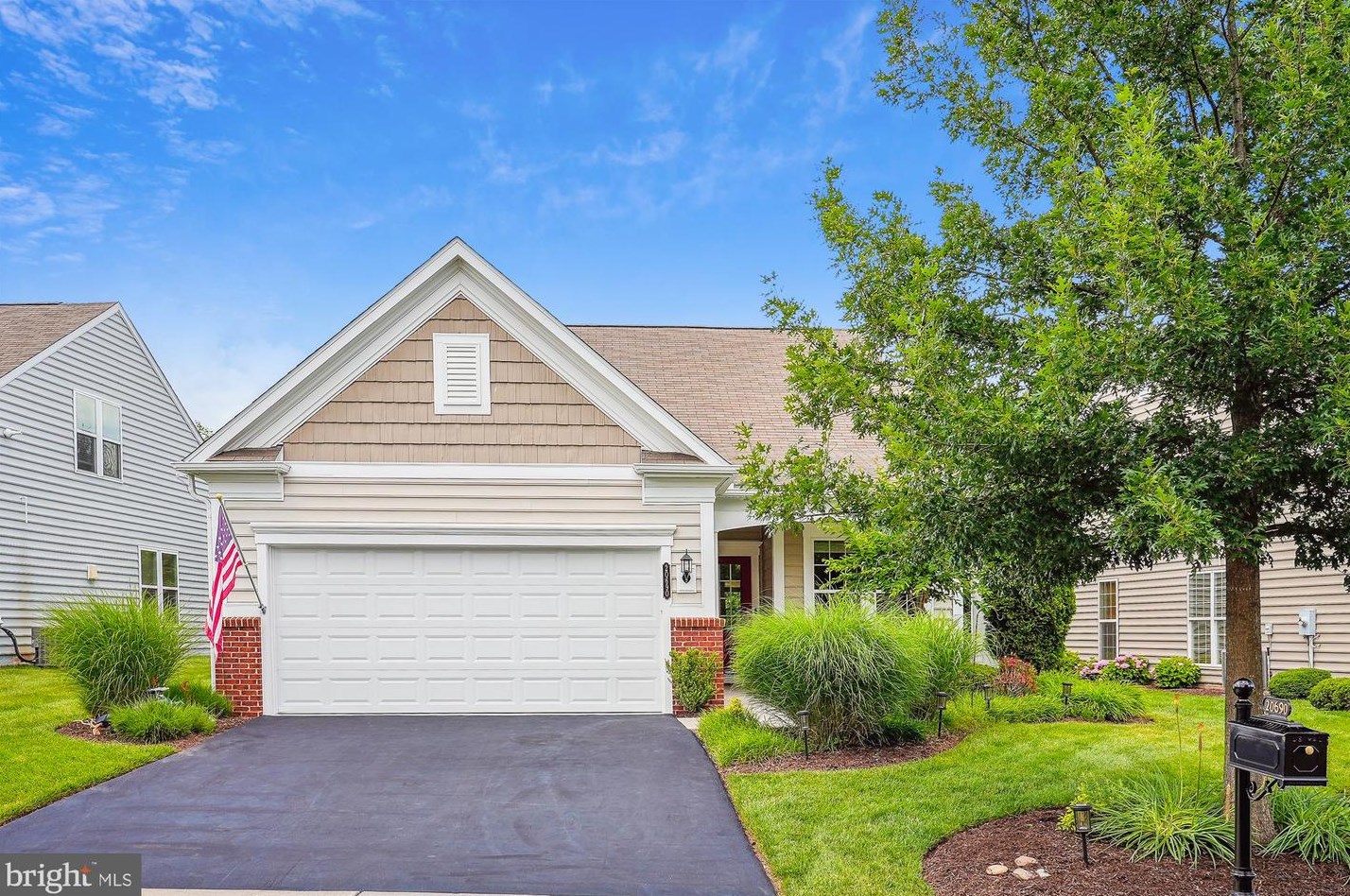 20690 Golden Ridge Dr, Ashburn, VA 20147-3871