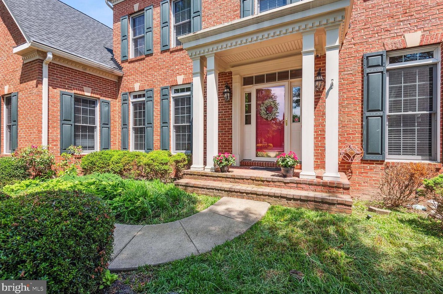 25774 Mayville Ct, Fairfax, VA 20152-2584