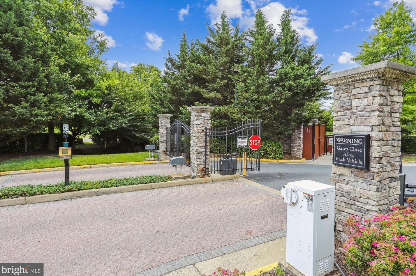501 Sunset View #204, Leesburg, VA 20175