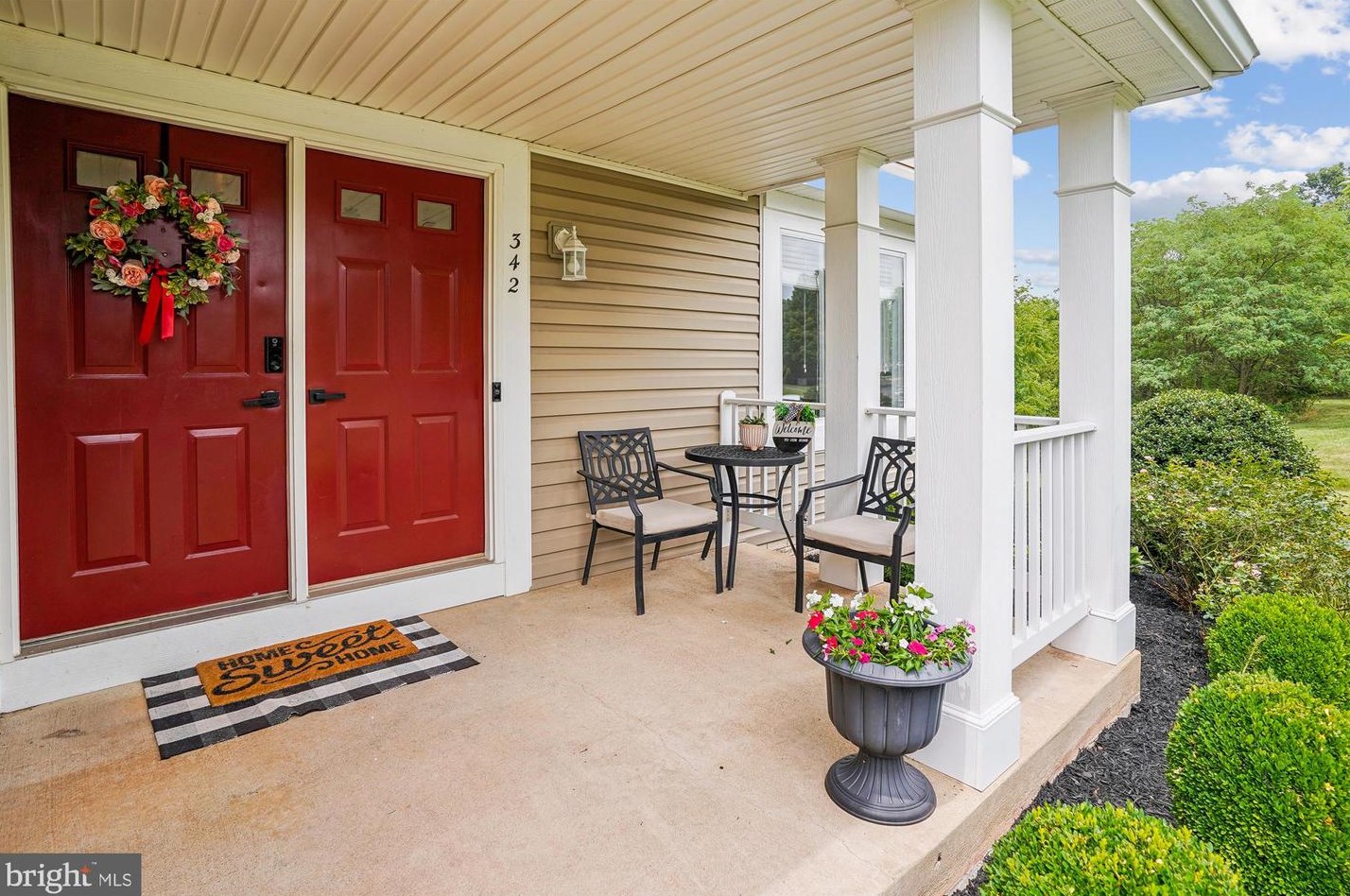342 Samantha Dr, Sterling, VA 20164