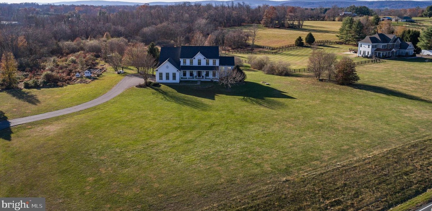 39285 Charles Town Pike, Hamilton, VA 20158