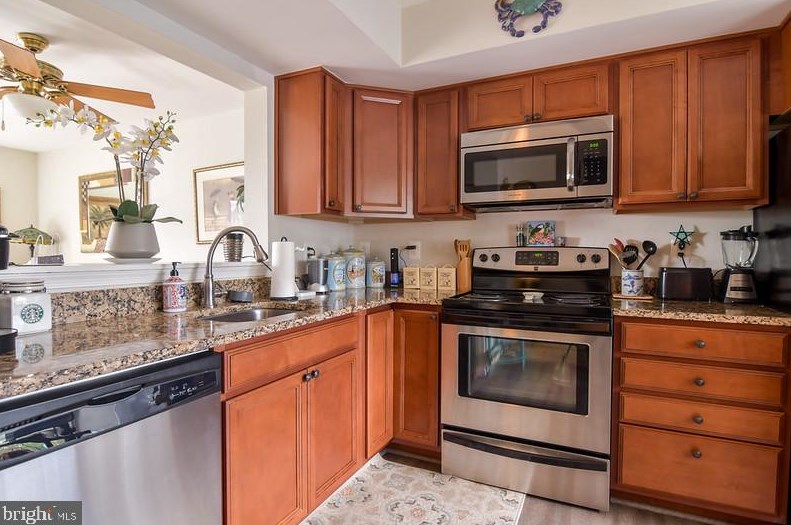 21721 Calamary Cir, Dulles, VA 20164