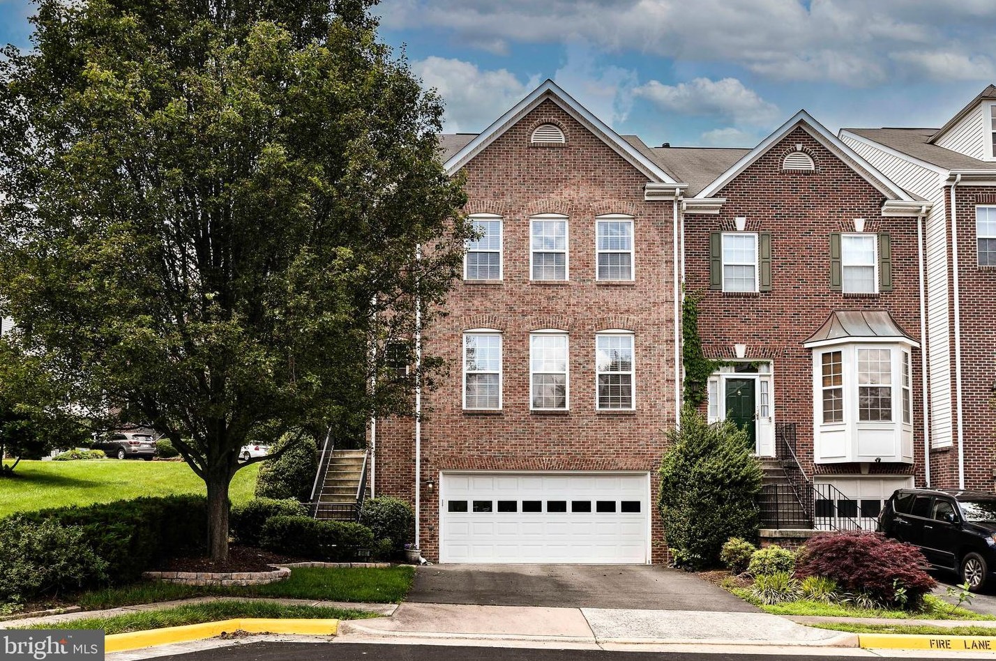 660 Mcleary Sq Se, Leesburg, VA 20175