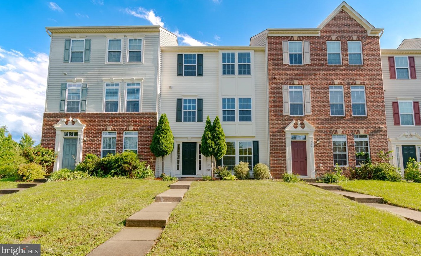 42999 Edgewater St, Fairfax, VA 20152