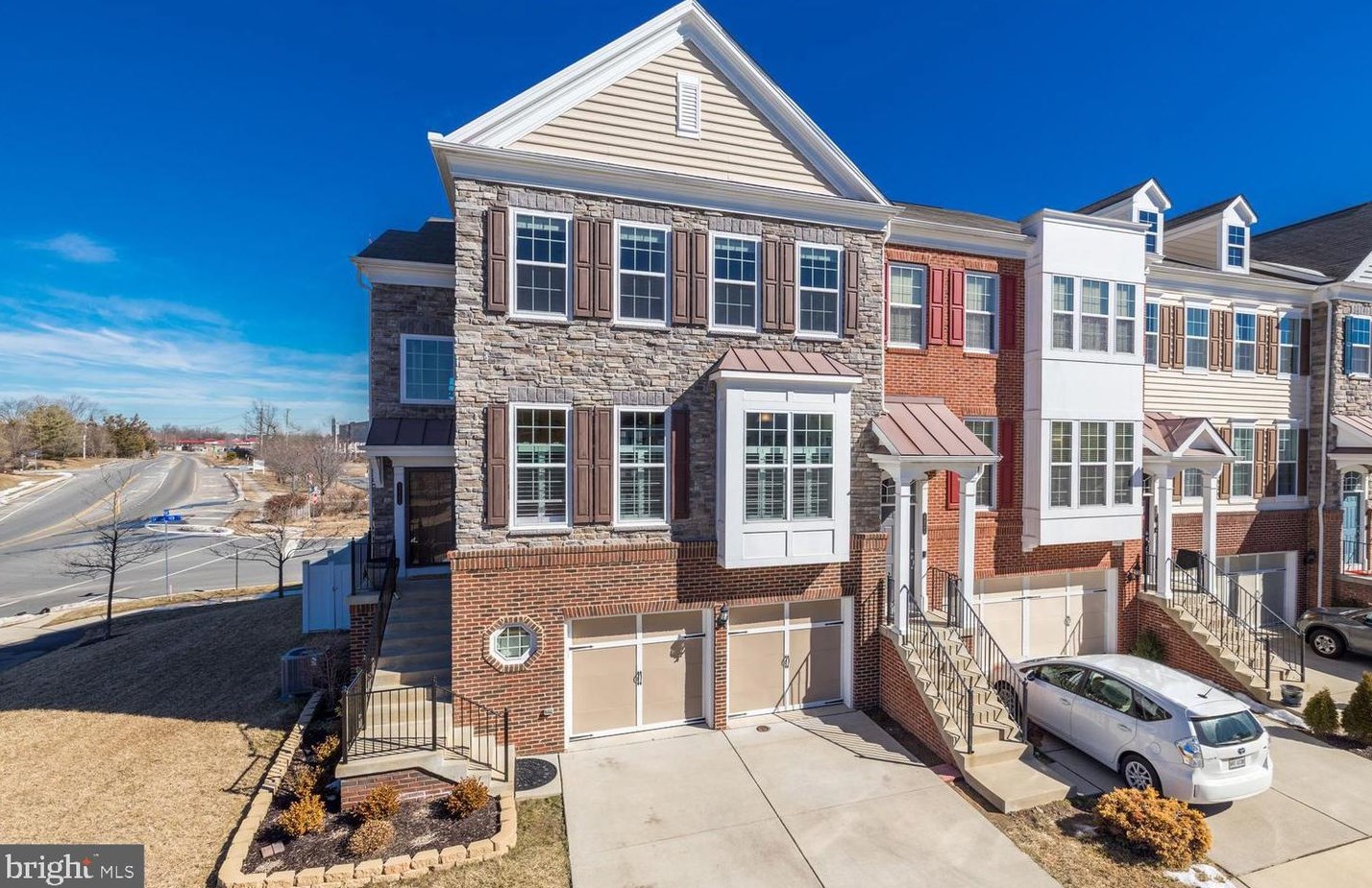 43542 White Cap Ter, Fairfax, VA 20152-5823