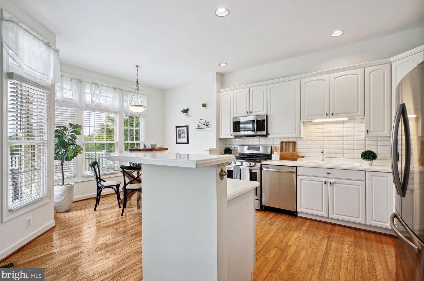 43003 Golf View Dr, Fairfax VA 20152-4449 exterior