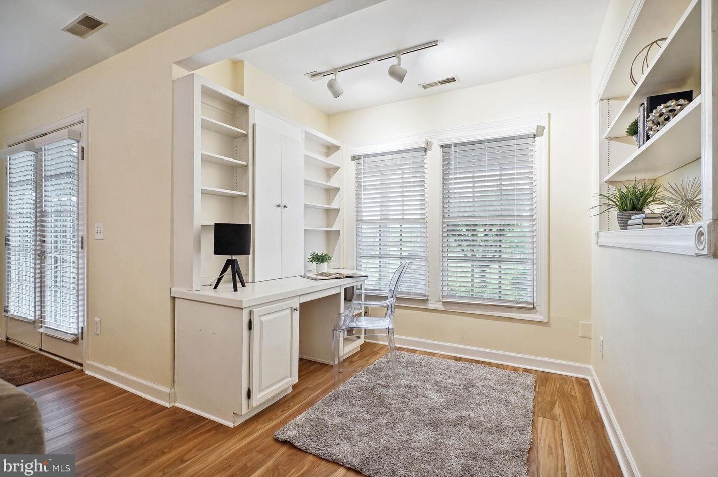 43003 Golf View Dr, Fairfax VA 20152-4449 exterior